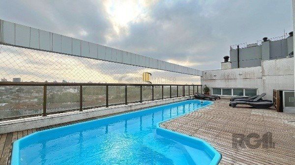 Apartamento 03 dormitórios no Bairro Passo D`Areia em Porto Alegre