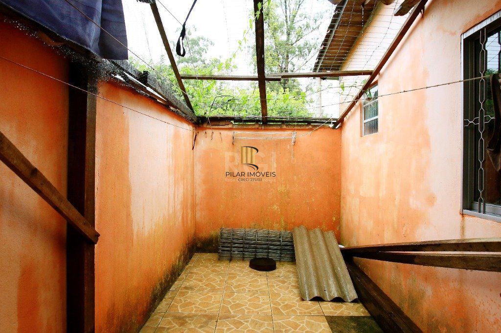 Casa 2 dormitórios no bairro Hípica