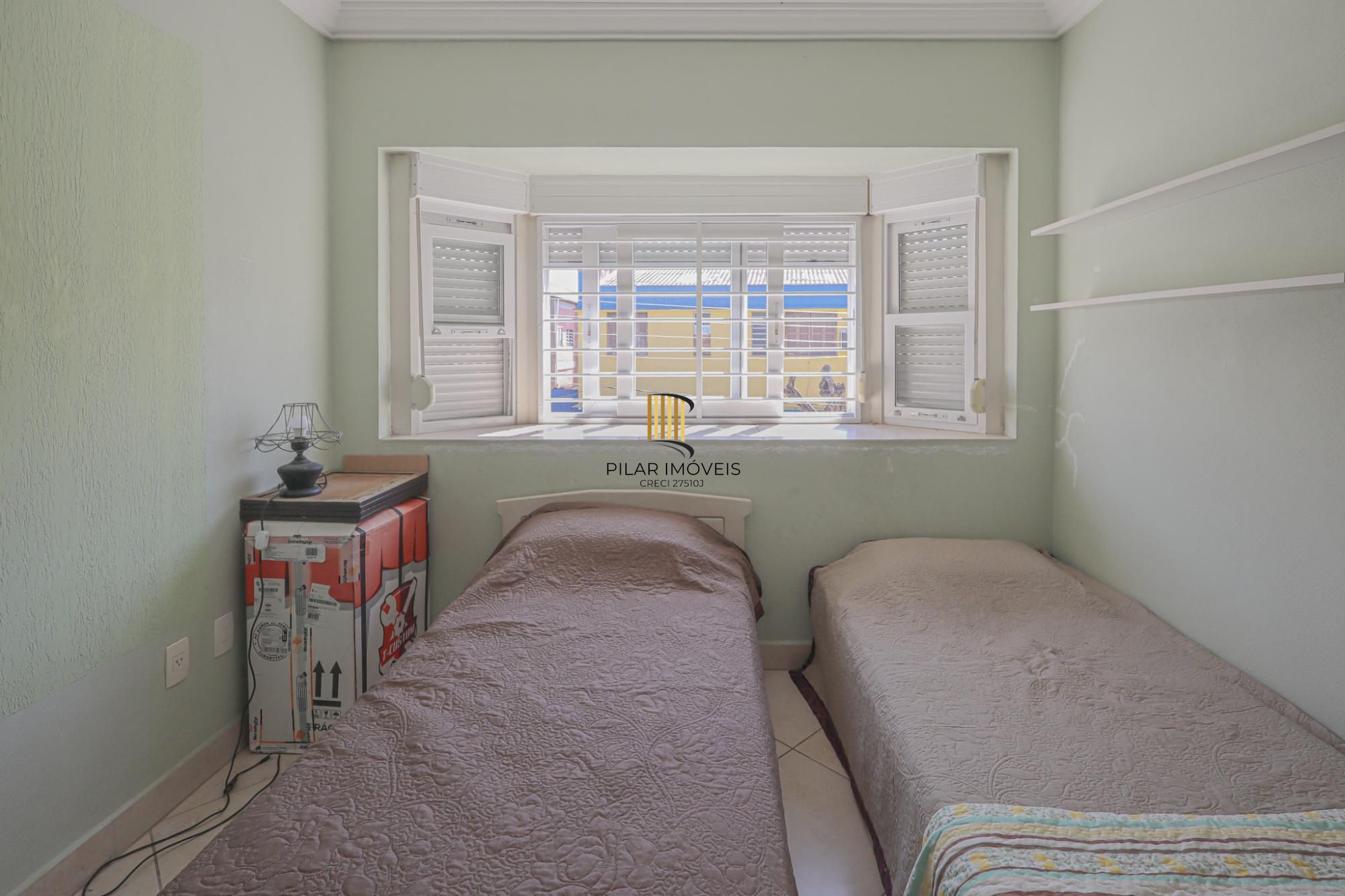 Residência de luxo ! Impecável.. 04 dormitórios , piscina / estuda dação