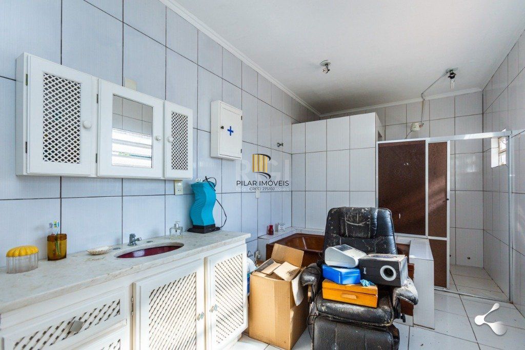 Casa para Venda - 500m², 3 dormitórios, sendo 3 suites, 4 vagas - Vila Ipiranga