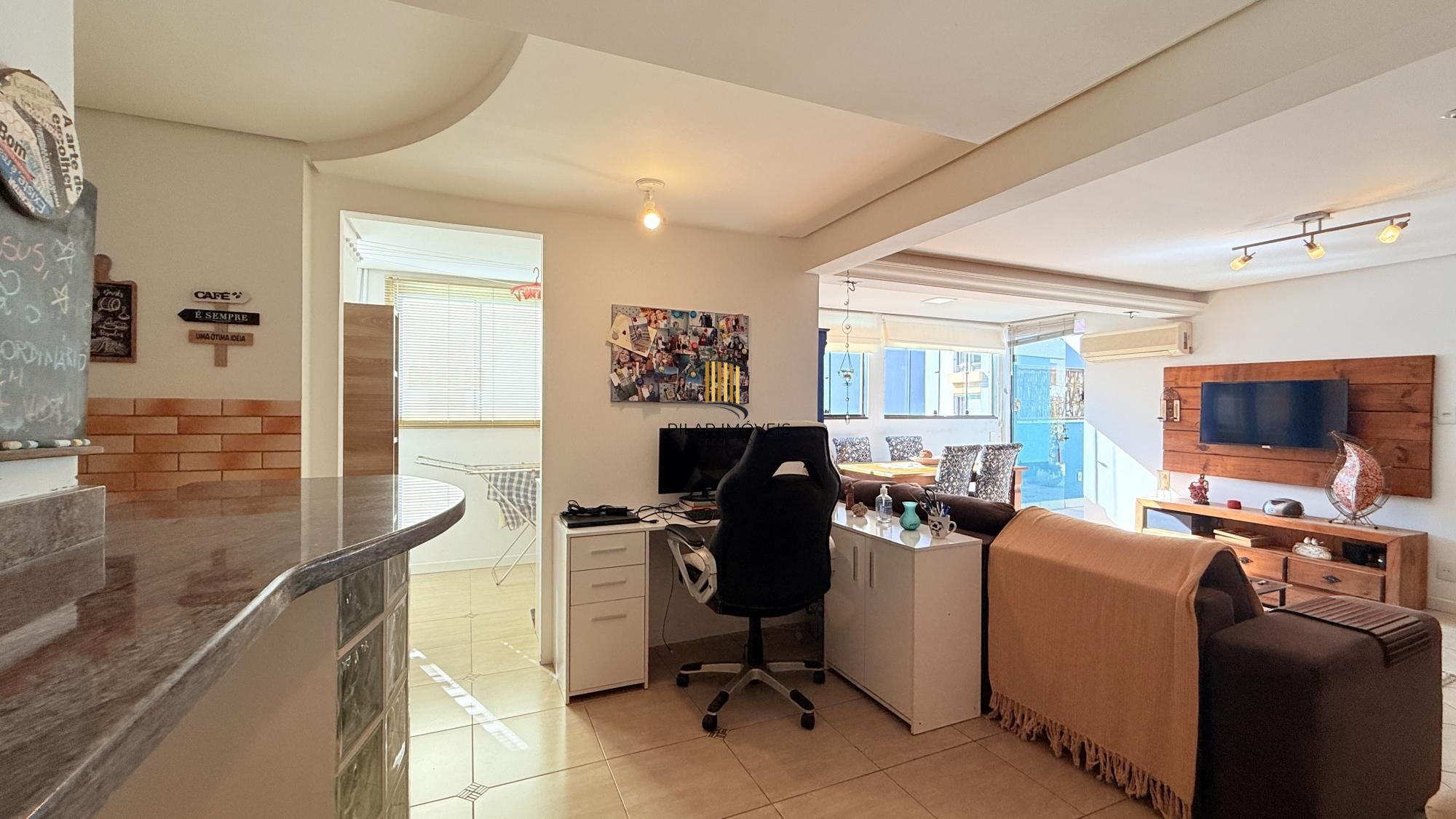 Cobertura Semimobiliada com Vista Panorâmica em Porto Alegre