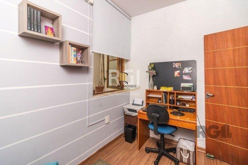 Casa 3 dormitórios no bairro Floresta