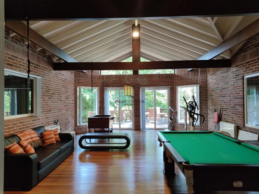 Casa 5 dormitórios no bairro Planalto