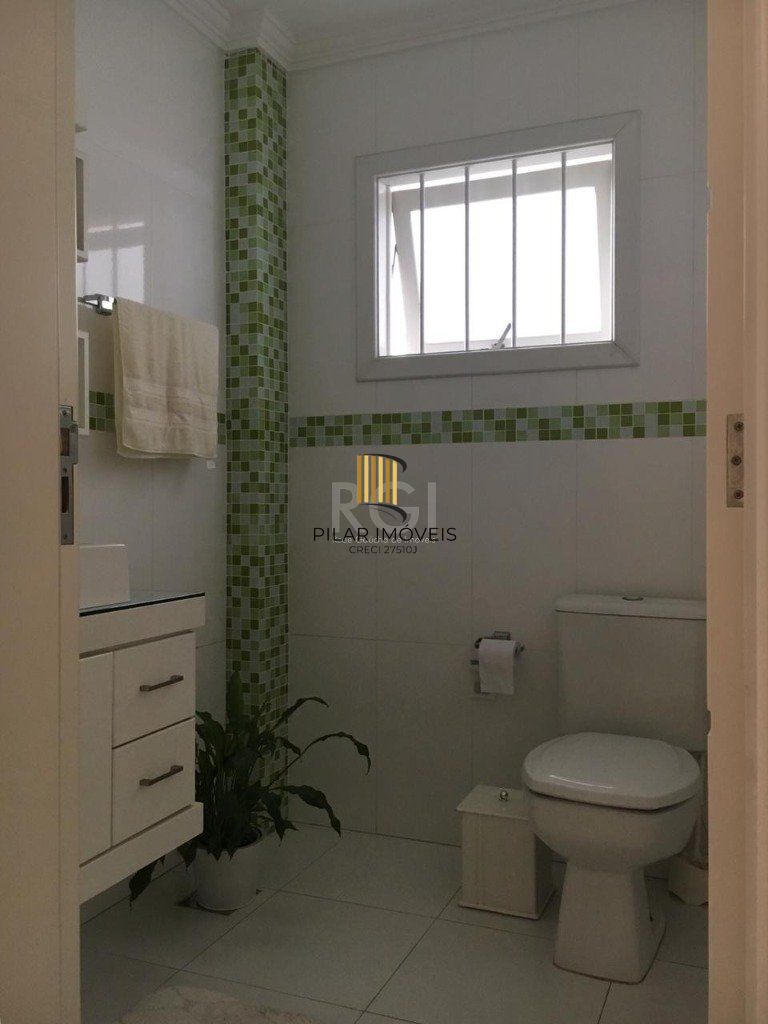 Casa para Venda - 248m², 5 dormitórios, sendo 1 suites, 3 vagas - Sarandi