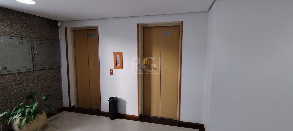 Conjunto/Sala para Venda - 38.87m², Bairro Floresta Porto Alegre