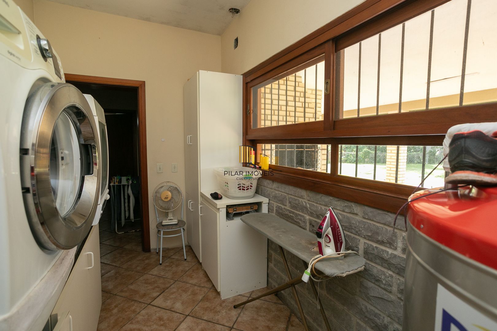 Casa mobiliada em condomínio