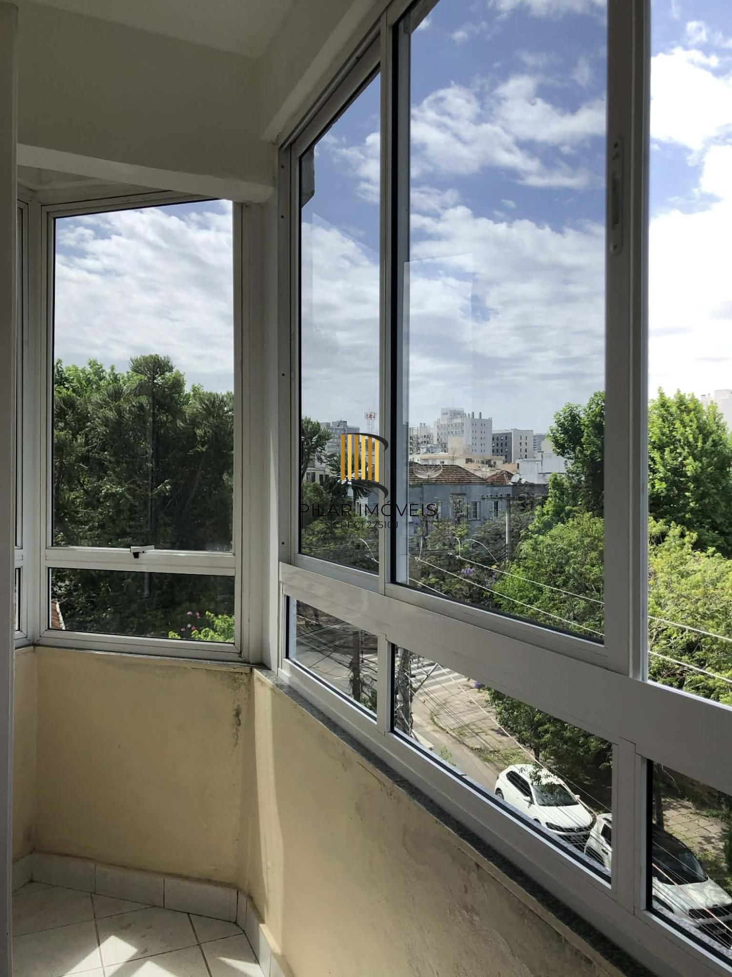 Predio residencial sendo uma cobertura e mais 03 apartamentos