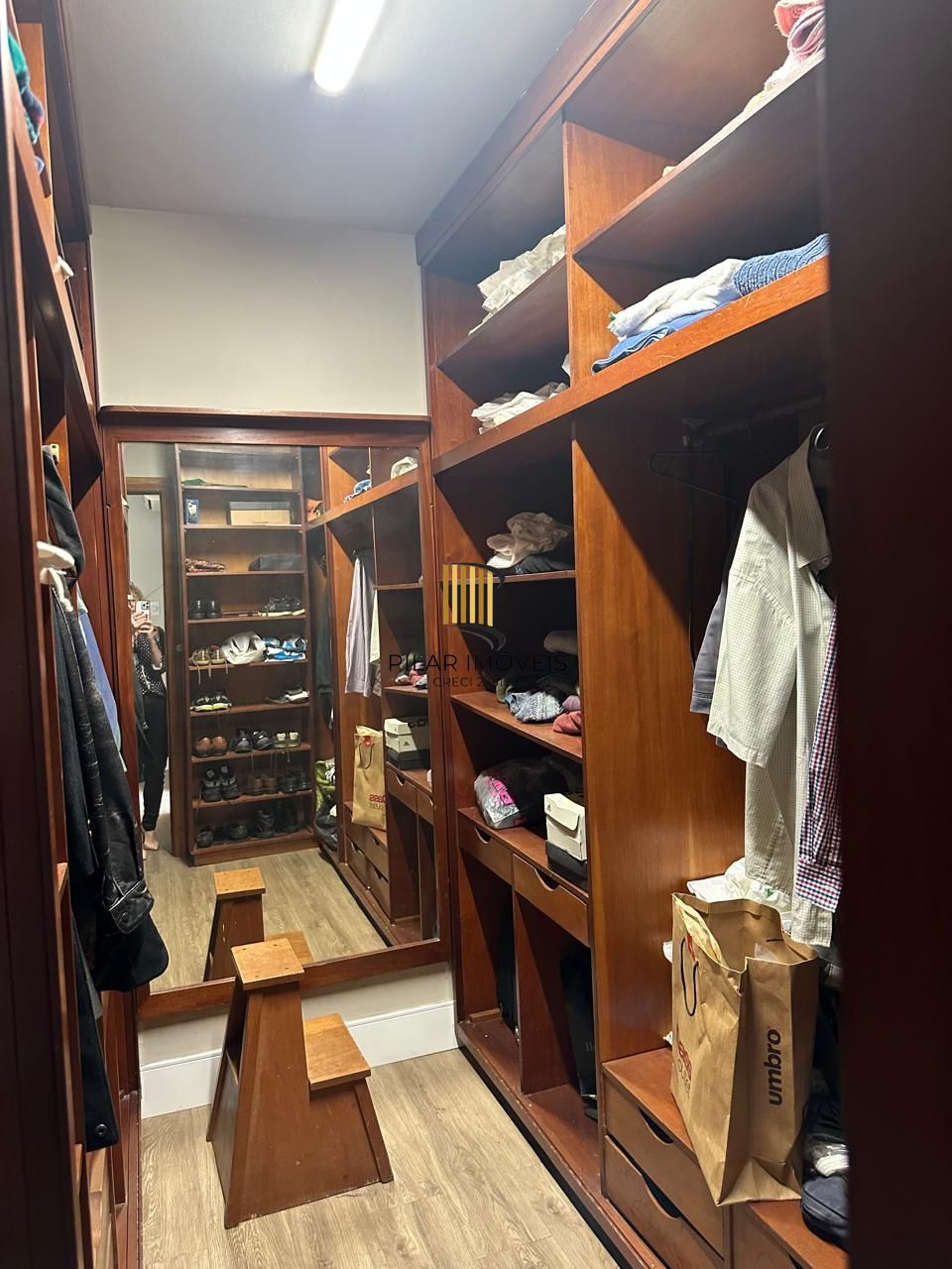 Cobertura de 03 dormitórios com opção de 05, 03 garagens. Bairro Higienópolis