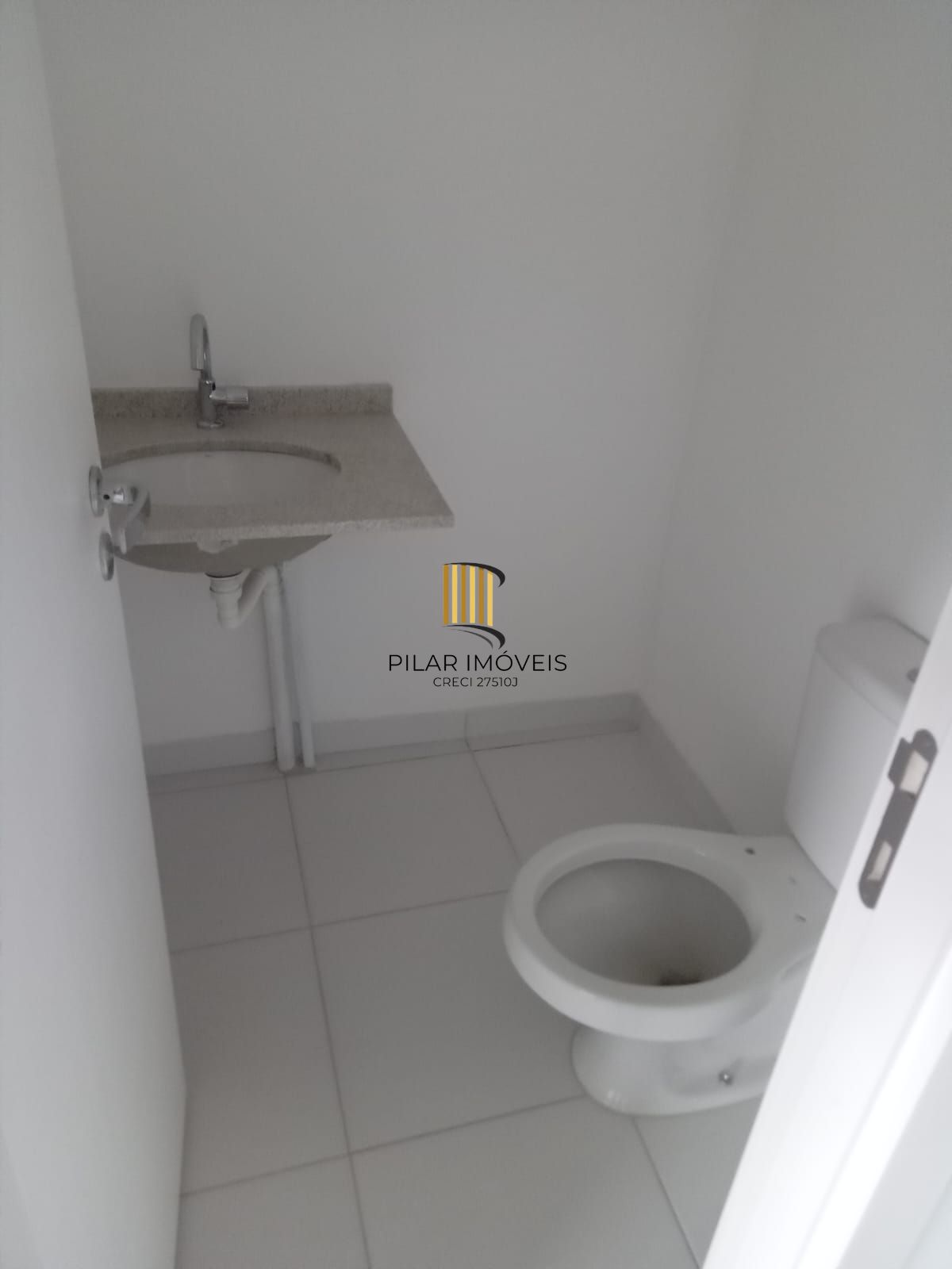 Sala comercial com garagem no DOC na Ramiro Barcelos