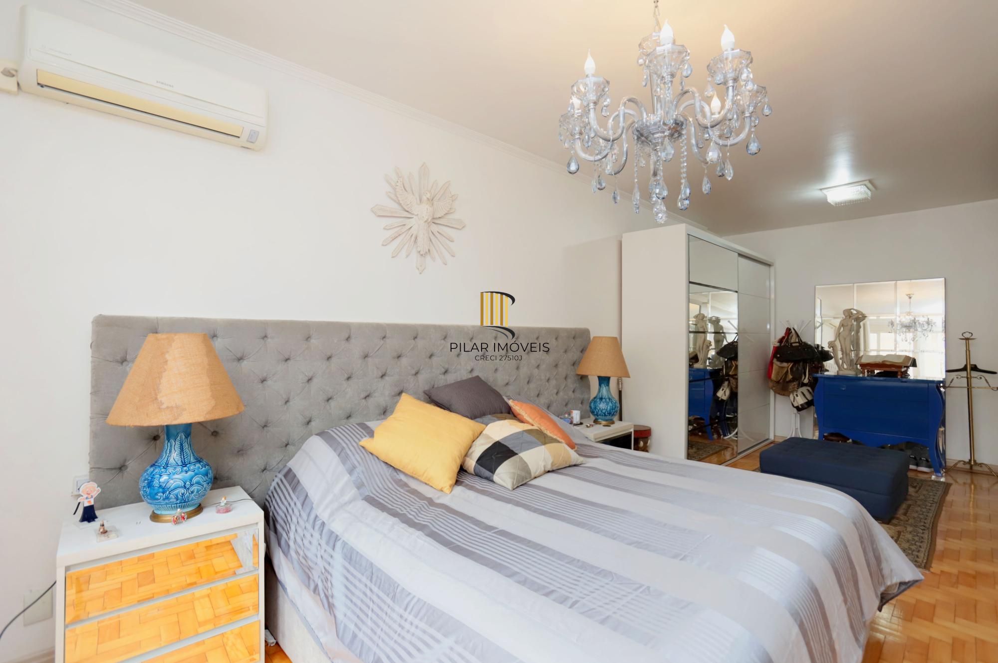 Apartamento 5 dormitórios no bairro Bom Fim