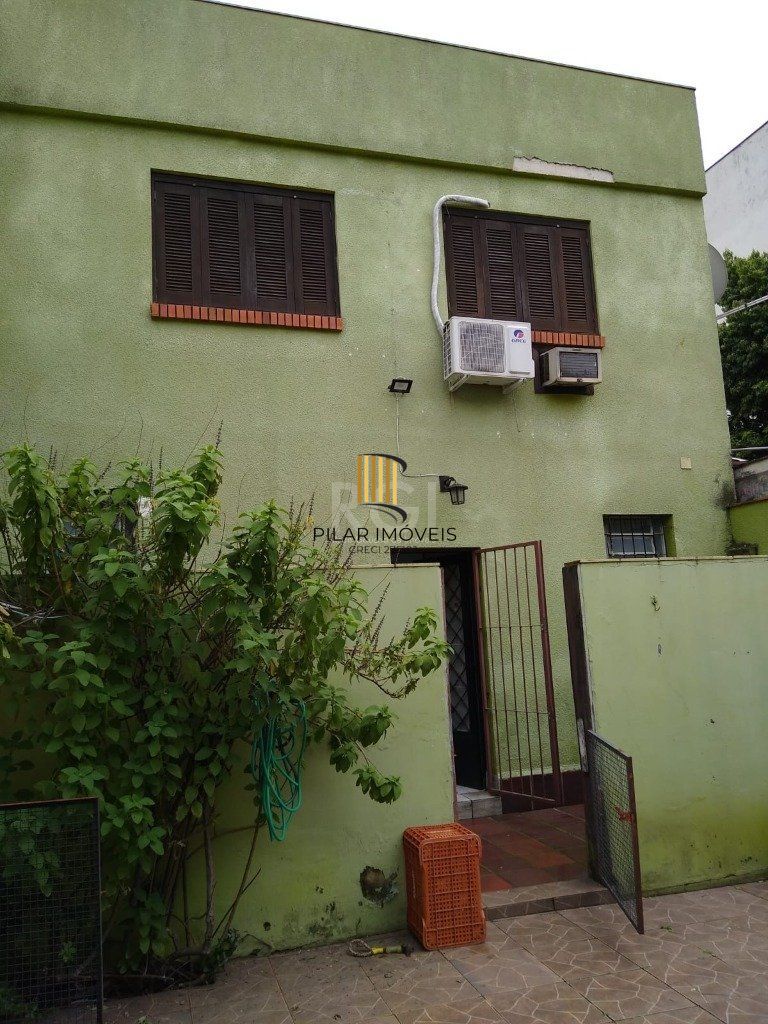 Casa para Venda - 265m², 5 dormitórios, sendo 2 suites, Floresta