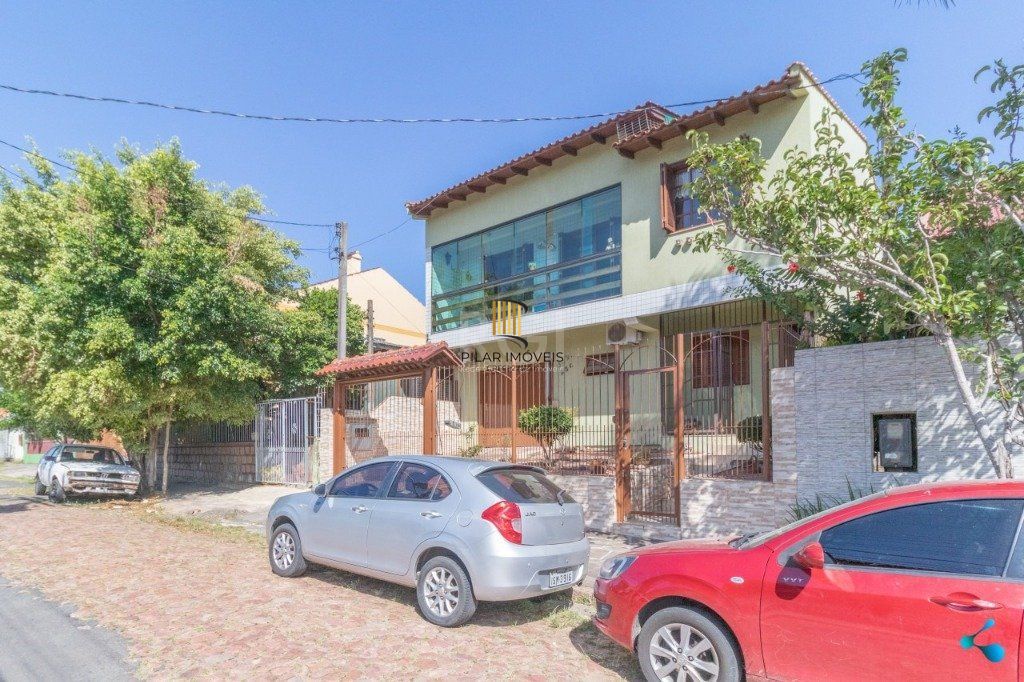 Casa para Venda - 272m², 3 dormitórios, sendo 1 suites, 2 vagas - Sarandi