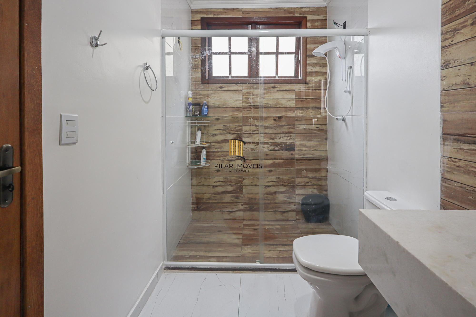 Casa semi mobiliada, 4 dormitórios no Bairro Jardim Sabará