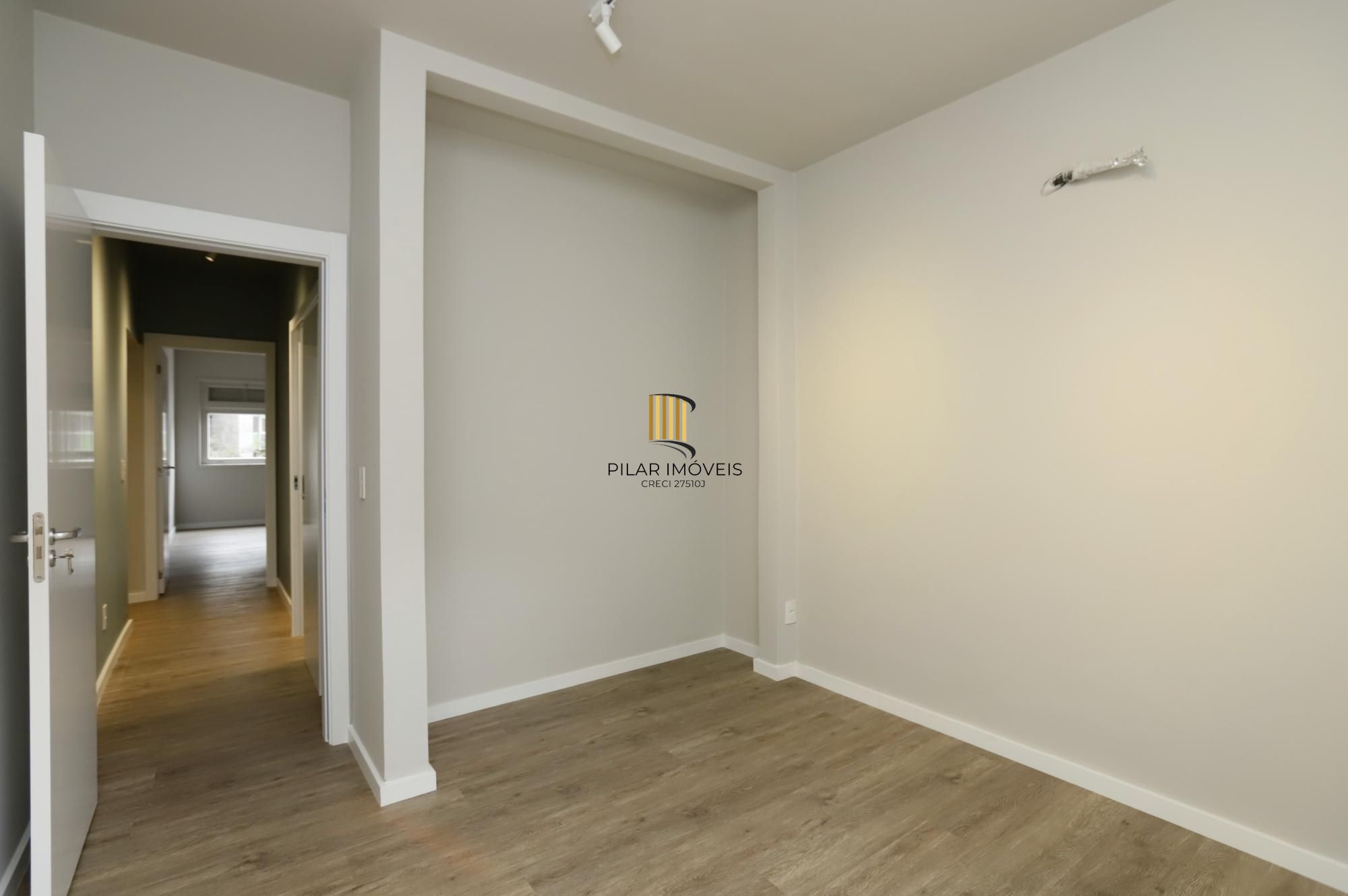 Apartamento 03 dormitórios revitalizado no Moinhos de Vento em Porto Alegre.