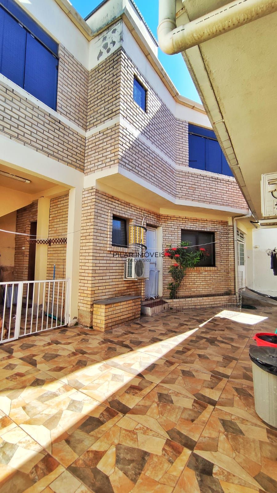 Casa com 4 Quartos e 2 banheiros e  2 Suites à Venda, 153 m² por R$ 990.000