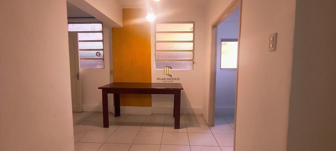 Apartamento mobiliado, 3 dormitórios, 92m²,  Bairro Centro Histórico Porto Alegre
