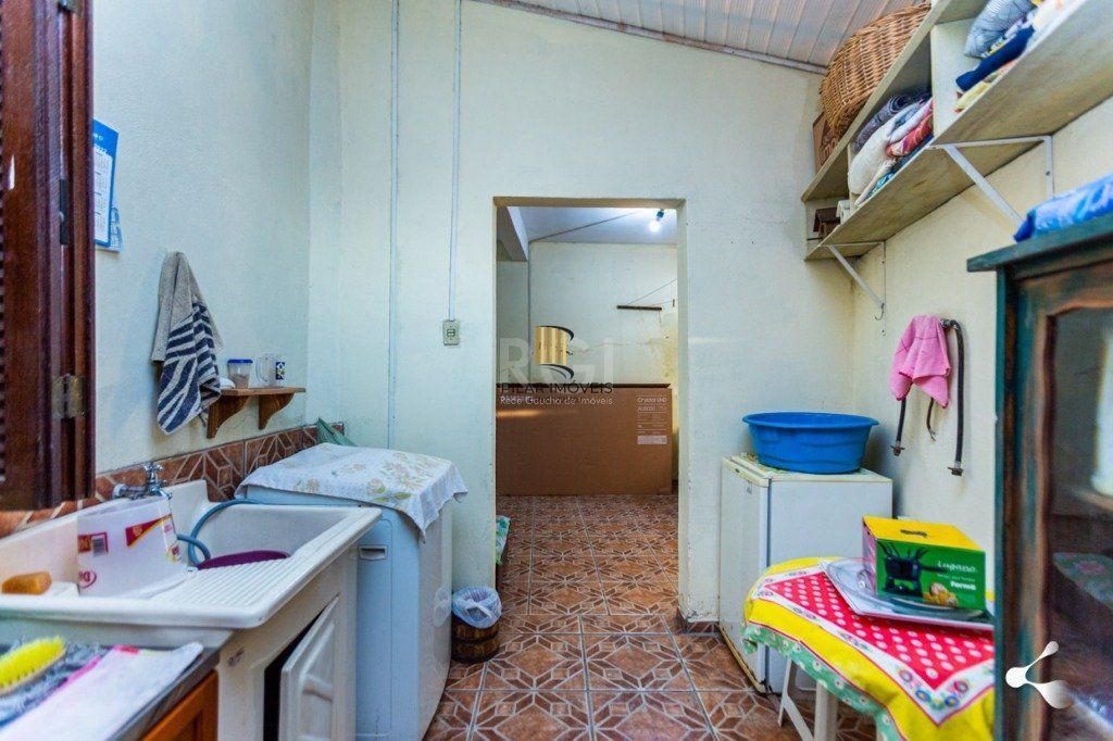 Casa para Venda - 231.27m², 3 dormitórios, sendo 1 suites, 3 vagas - Cristal