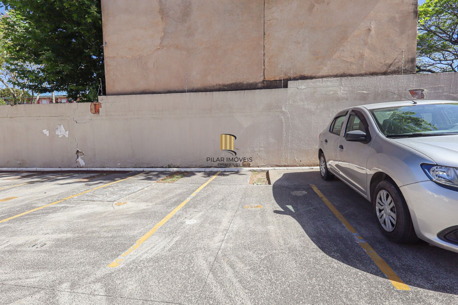 Apartamento Semimobiliado à Venda em Porto Alegre, RS