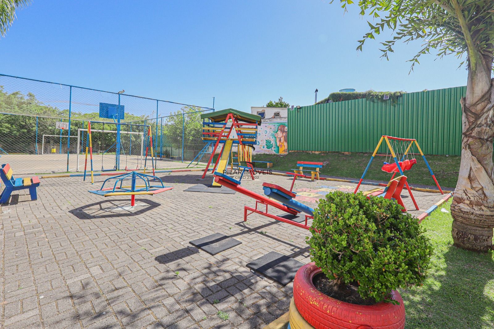 Apartamento Semimobiliado à Venda em Porto Alegre, RS