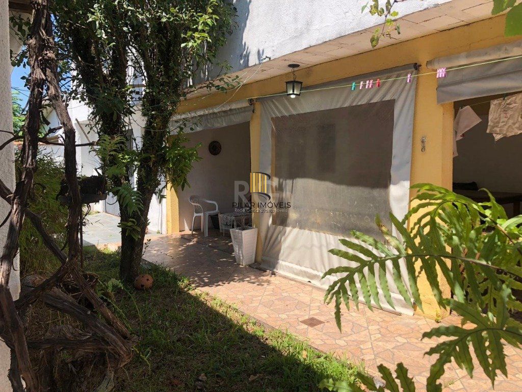 Casa para Venda - 326m², 3 dormitórios, sendo 2 suites, 4 vagas - Parque dos Maias