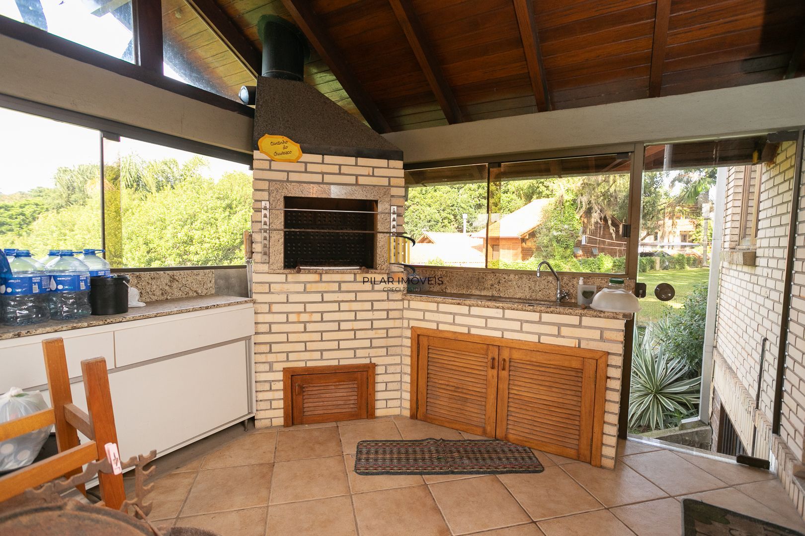 Casa mobiliada em condomínio