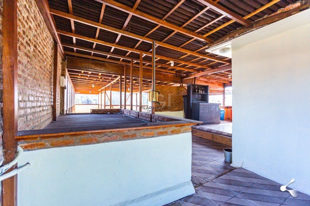 Casa para Venda - 500m², 3 dormitórios, sendo 3 suites, 4 vagas - Vila Ipiranga