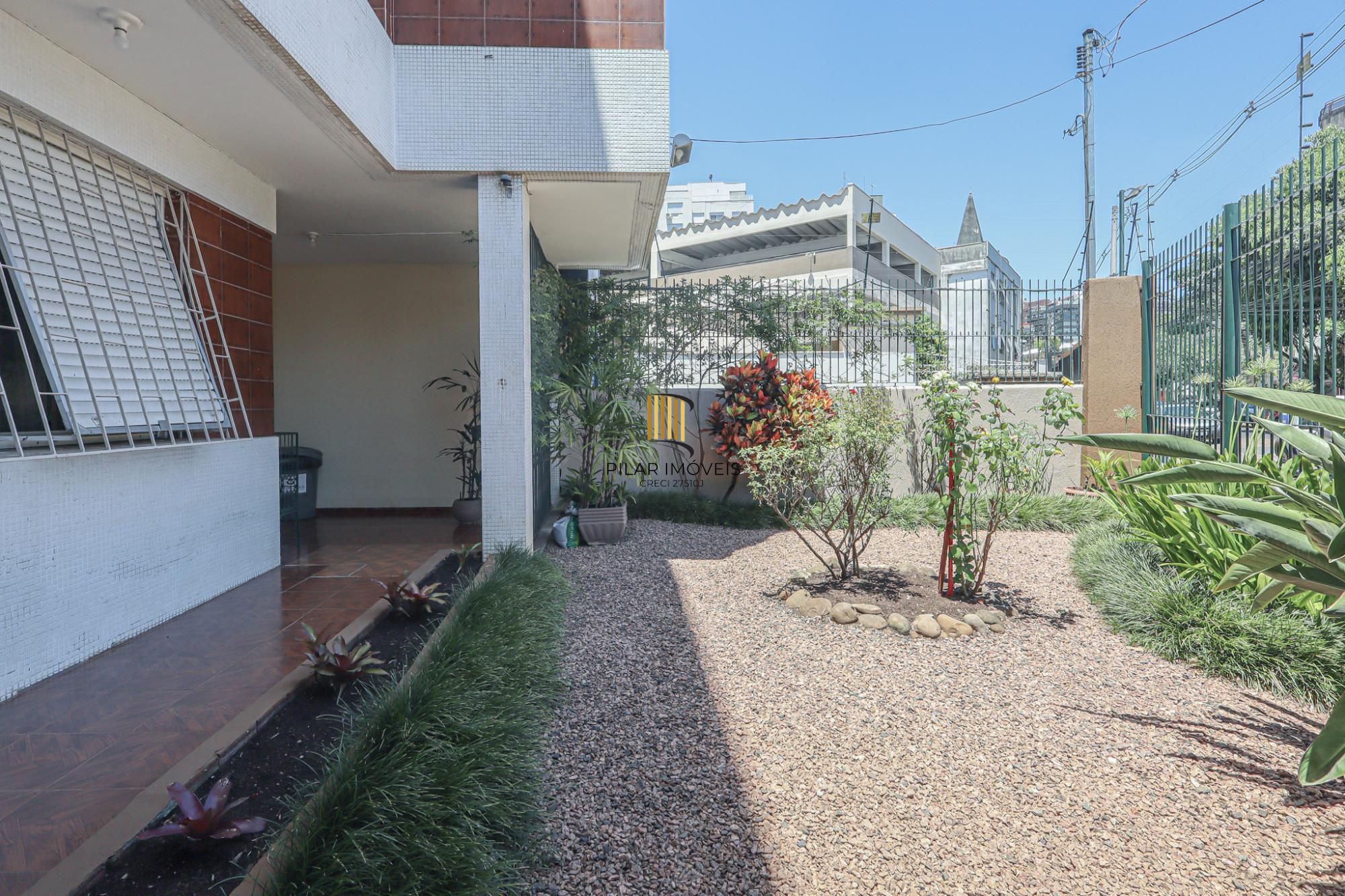 Apto 01 quarto todo reformado no bairro Floresta Porto Alegre/RS