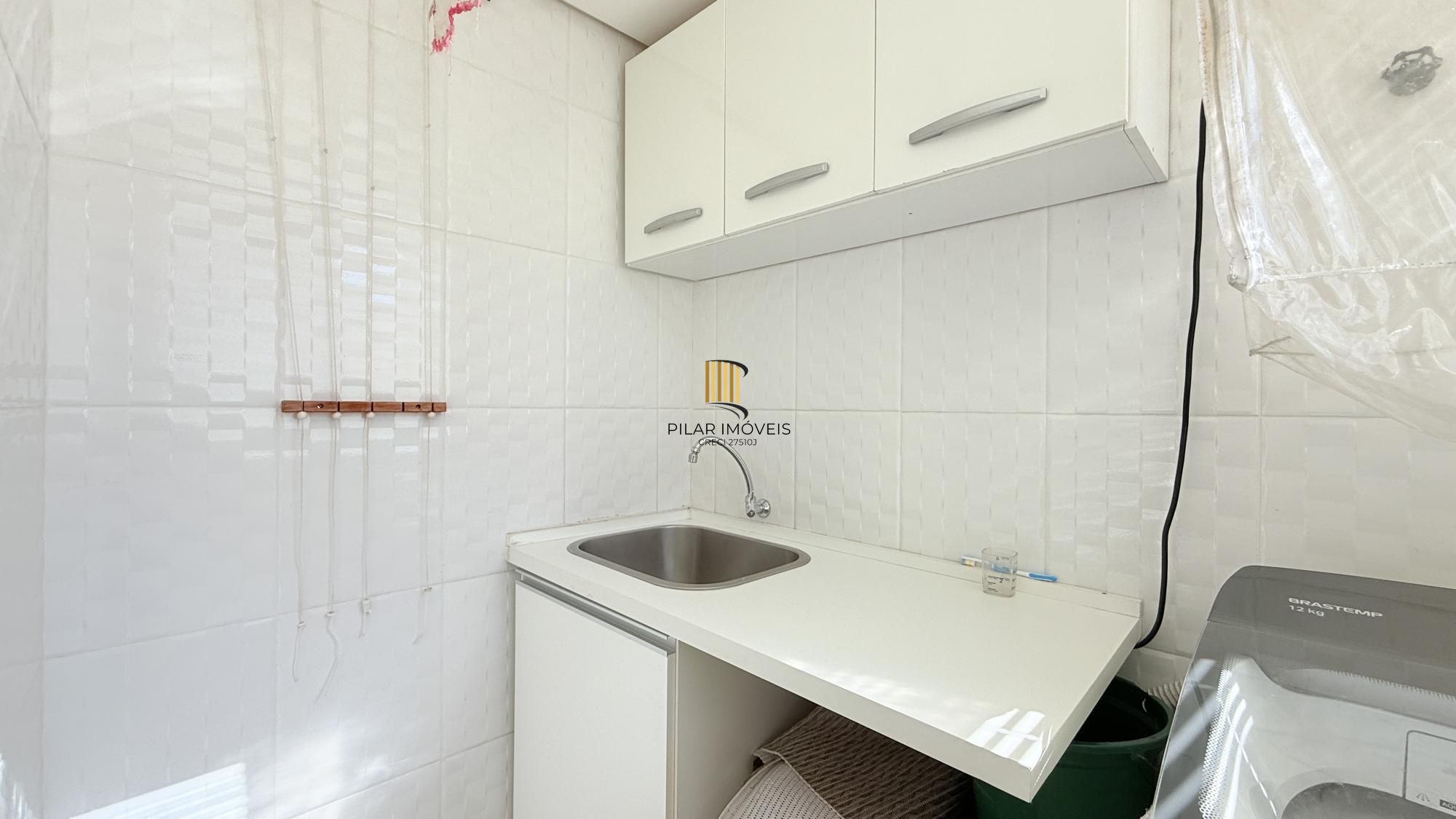 Cobertura Semimobiliada com Vista Panorâmica em Porto Alegre