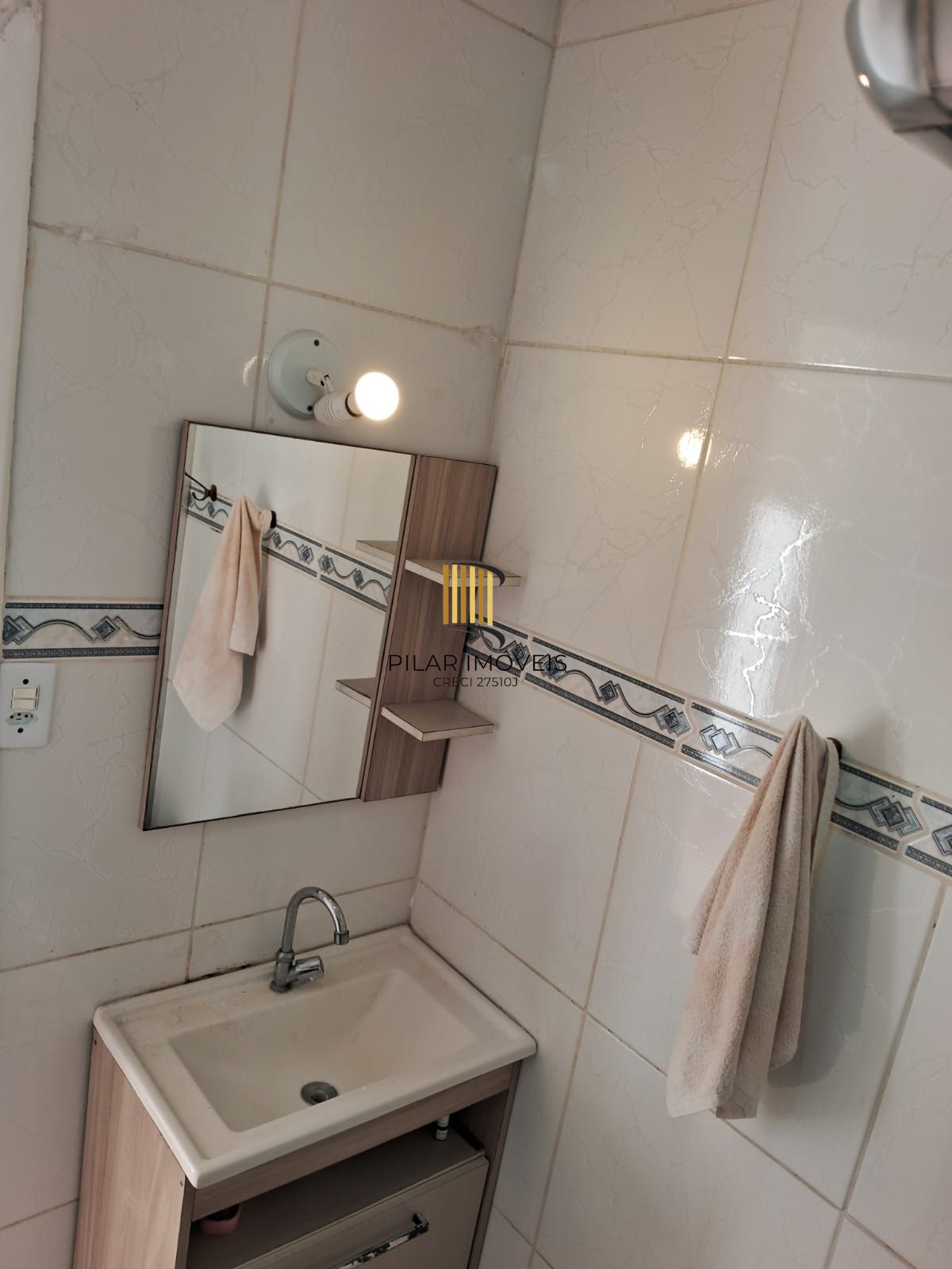 APARTAMENTO COBERTURA COM 02 DORMITÓRIOS, LIVING 02 AMBIENTES COM GARAGEM E BAIXO CUSTO CONDOMINIAL