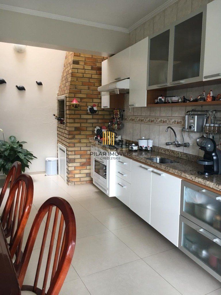 Casa para Venda - 248m², 5 dormitórios, sendo 1 suites, 3 vagas - Sarandi