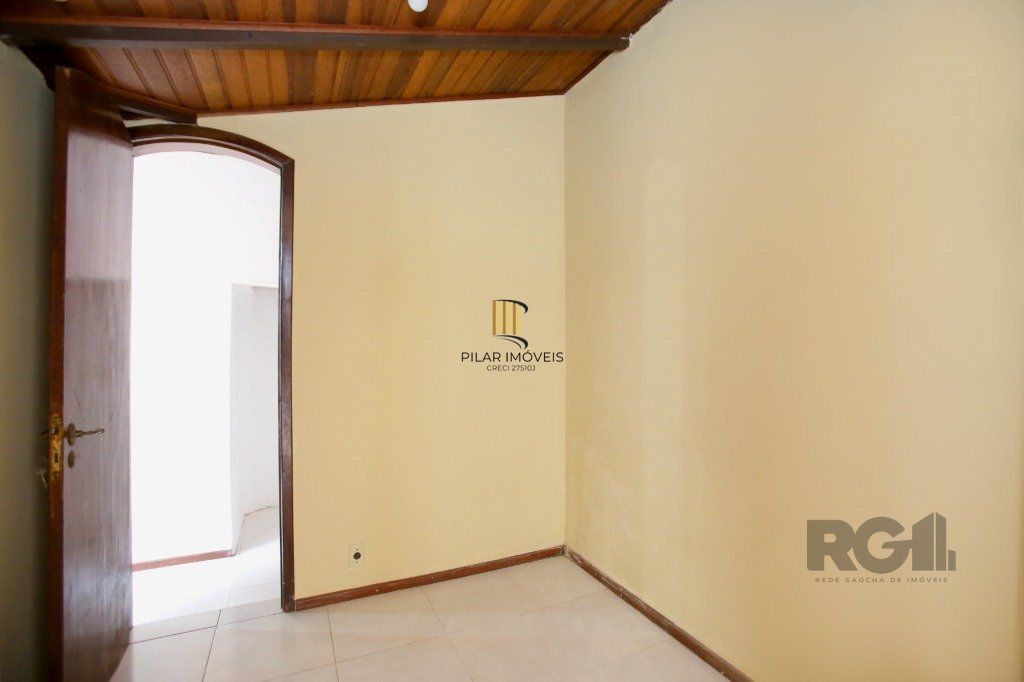 Casa de Condomínio 3 dormitórios no bairro Cristal