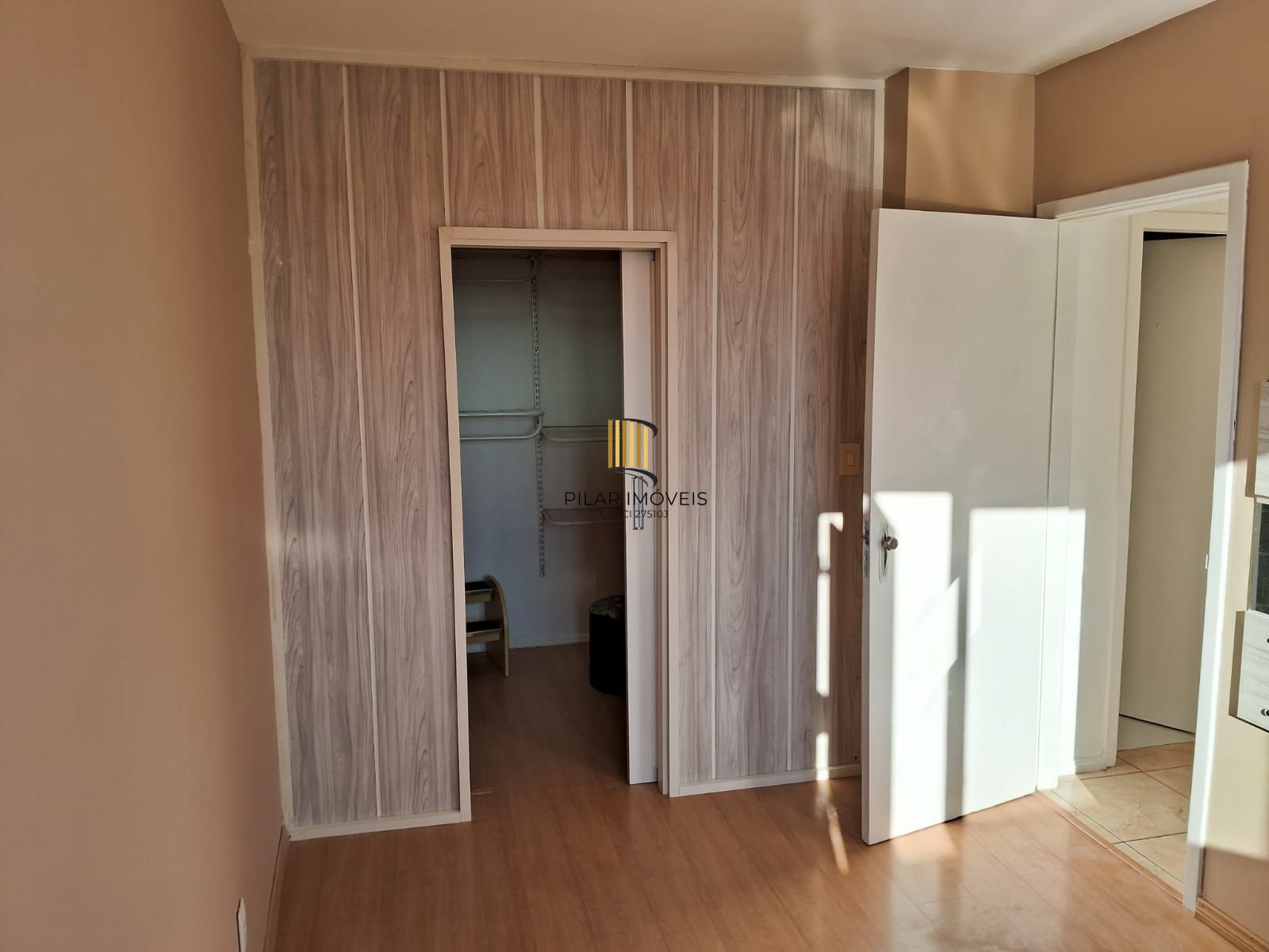 APARTAMENTO COBERTURA COM 02 DORMITÓRIOS, LIVING 02 AMBIENTES COM GARAGEM E BAIXO CUSTO CONDOMINIAL