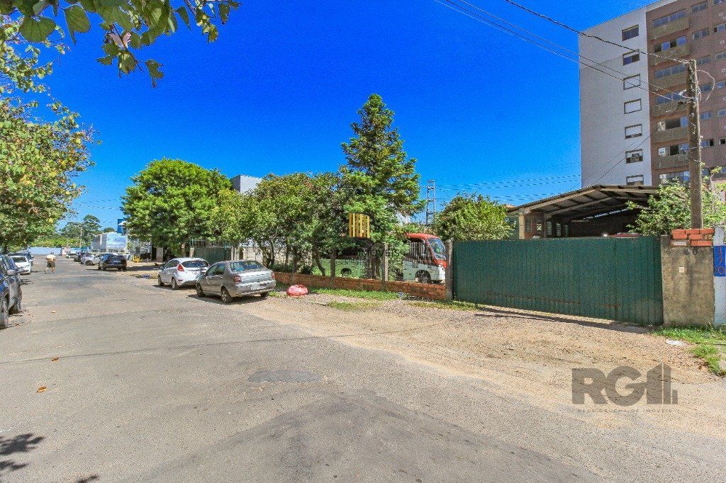 Vendo com exclusividade,  50m da PUC, terreno com 960 m2,   30,00m x 32,00m