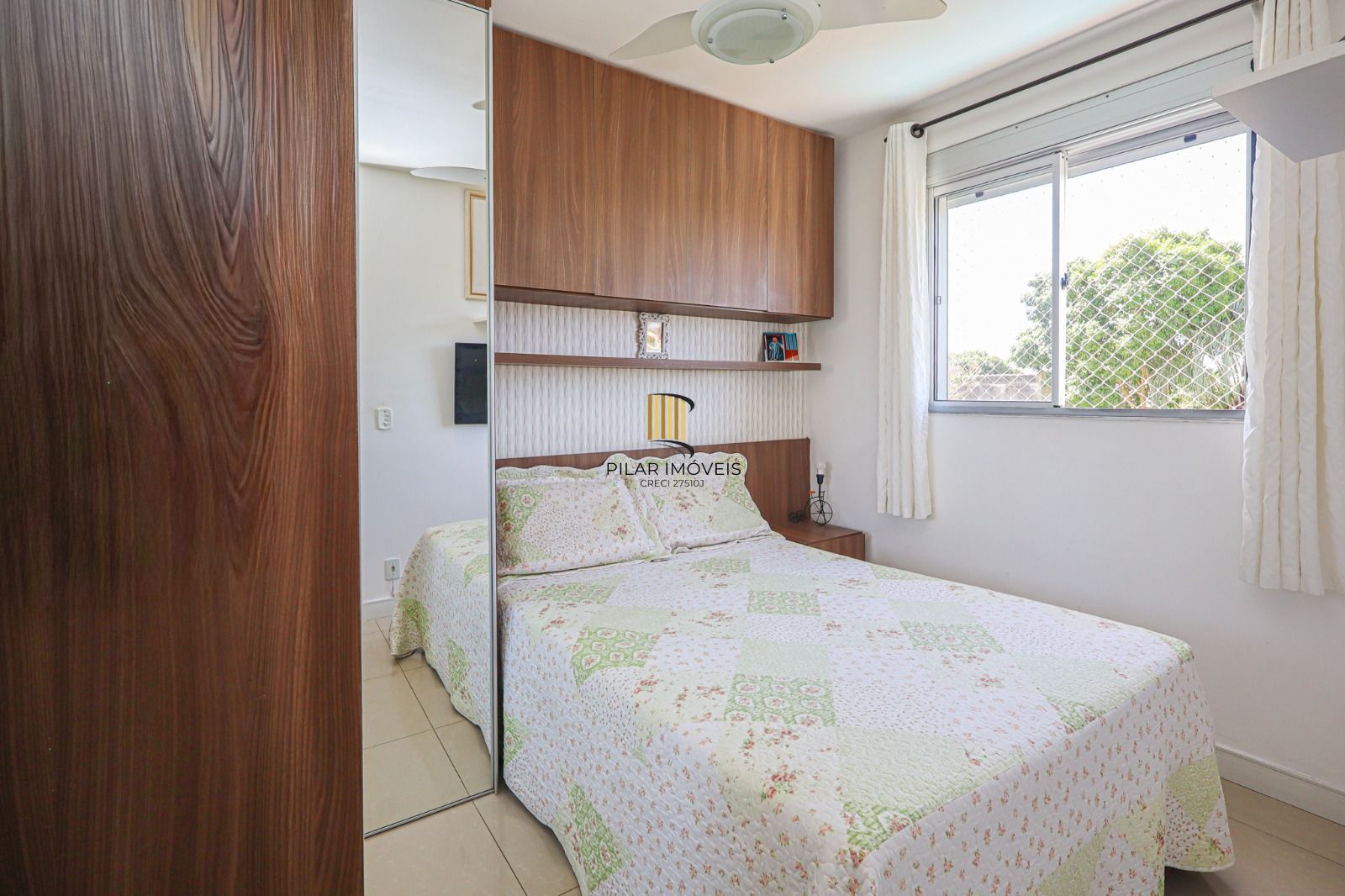 Apartamento Semimobiliado à Venda em Porto Alegre, RS