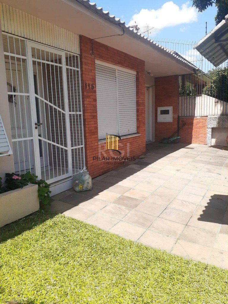 Casa 3 dormitórios no bairro Jardim Lindóia
