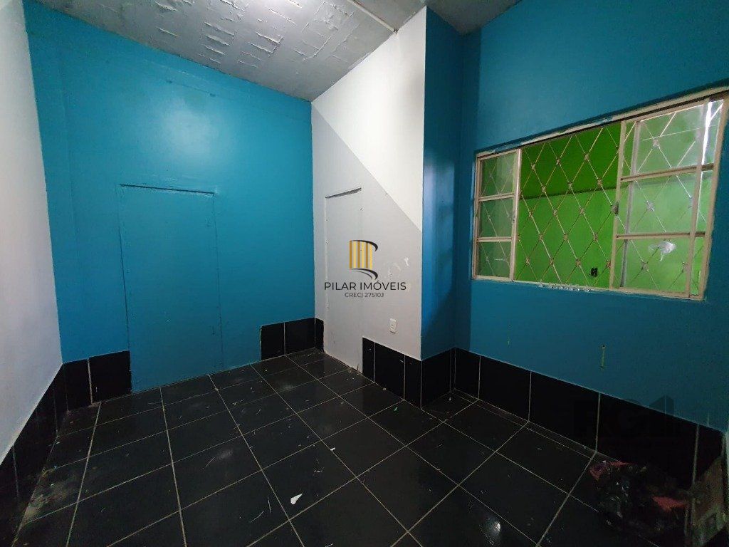 Casa 2 dormitórios próximo shopping Canoas