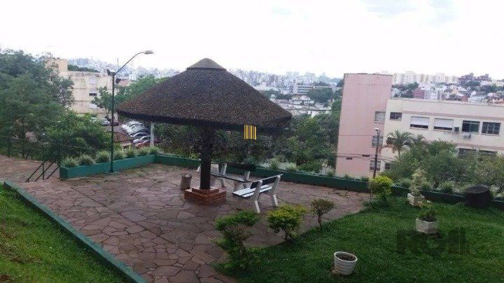 Apartamento 2 Dormitório(s) Bairro Azenha