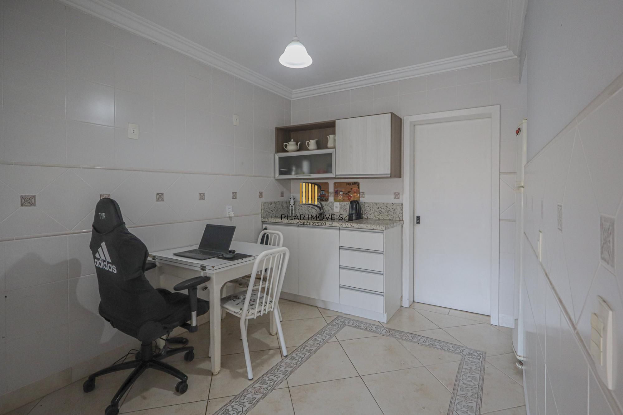 Residência de luxo ! Impecável.. 04 dormitórios , piscina / estuda dação