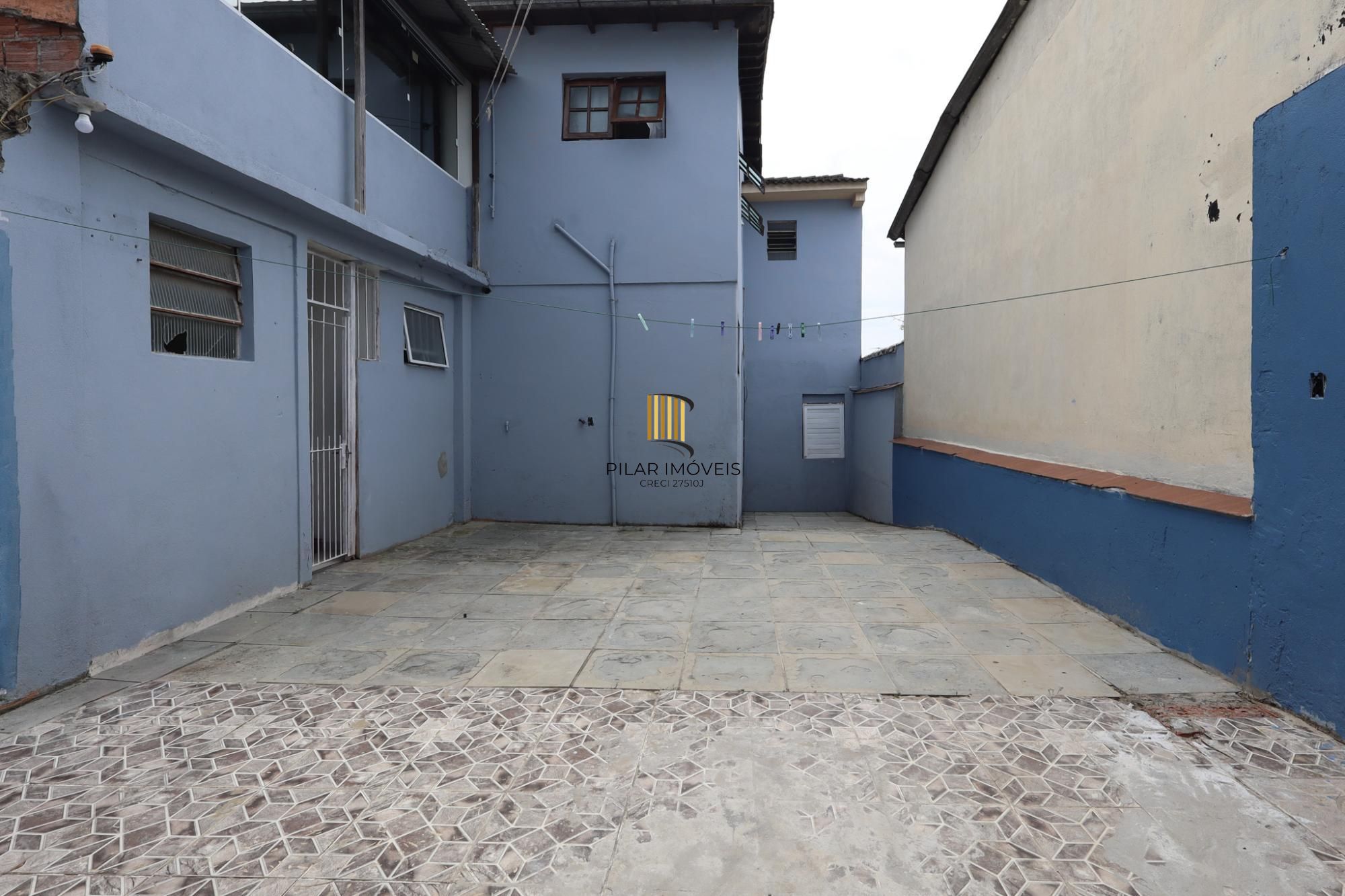 Casa semi mobiliada, 4 dormitórios no Bairro Jardim Sabará
