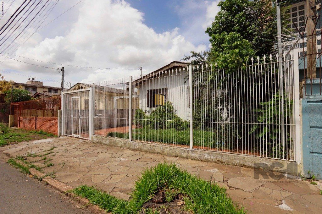 Casa 3 dormitórios no bairro Sarandi