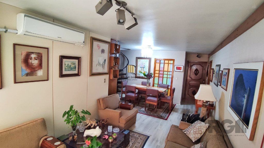 Cobertura no Bairro Petrópolis, 3 dorm., 1 suíte, 2 vagas.