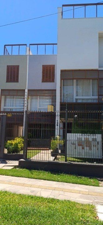 Sobrado 2 dormitórios no bairro Jardim Sabará
