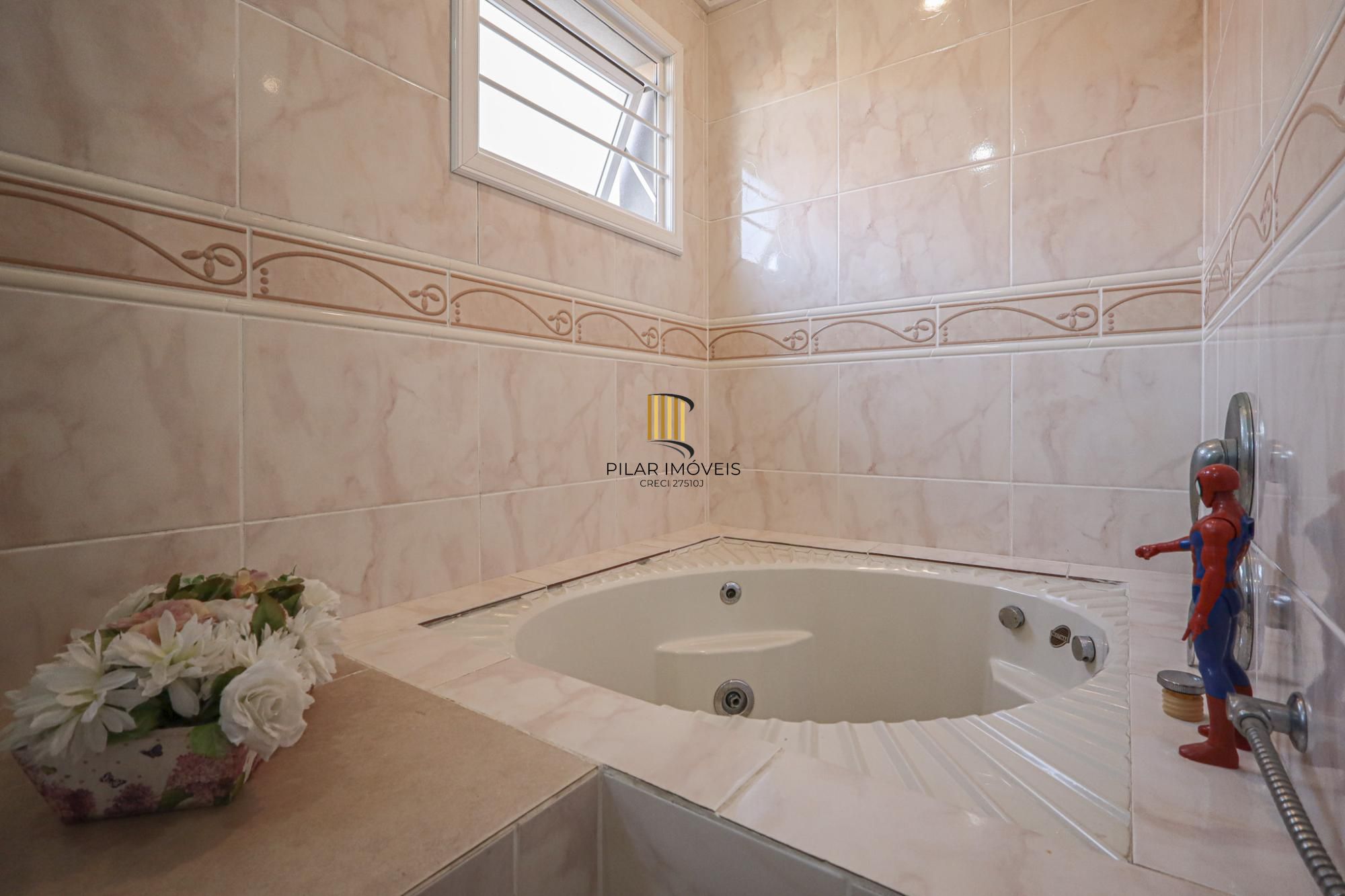 Residência de luxo ! Impecável.. 04 dormitórios , piscina / estuda dação