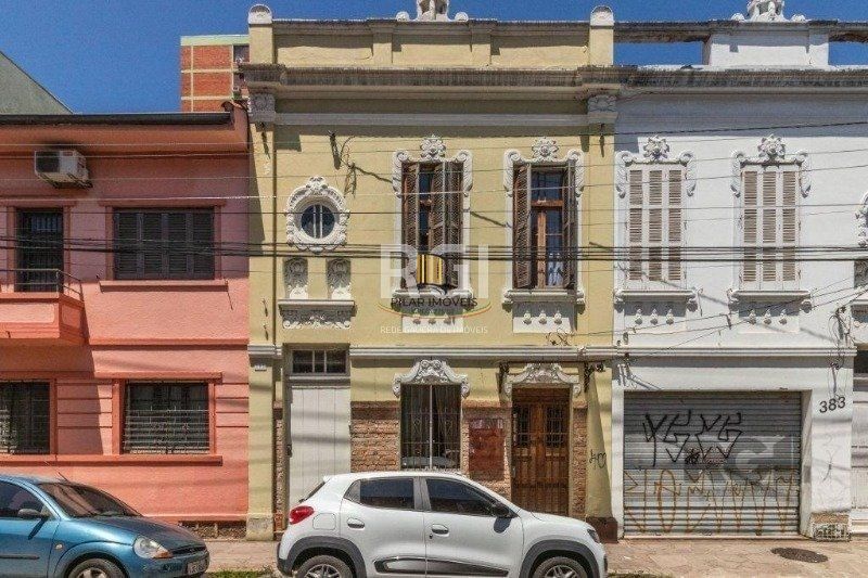 Casa 3 dormitórios no bairro Floresta