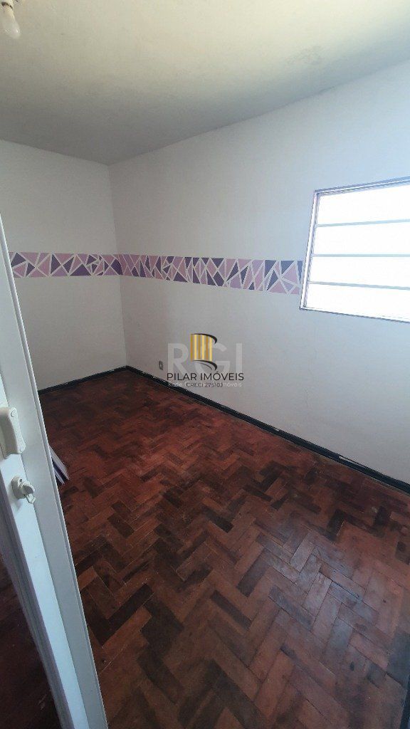 Casa para Venda - 290m², 4 dormitórios, sendo 2 suites, 2 vagas - Cascata