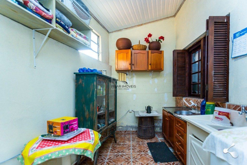 Casa para Venda - 231.27m², 3 dormitórios, sendo 1 suites, 3 vagas - Cristal