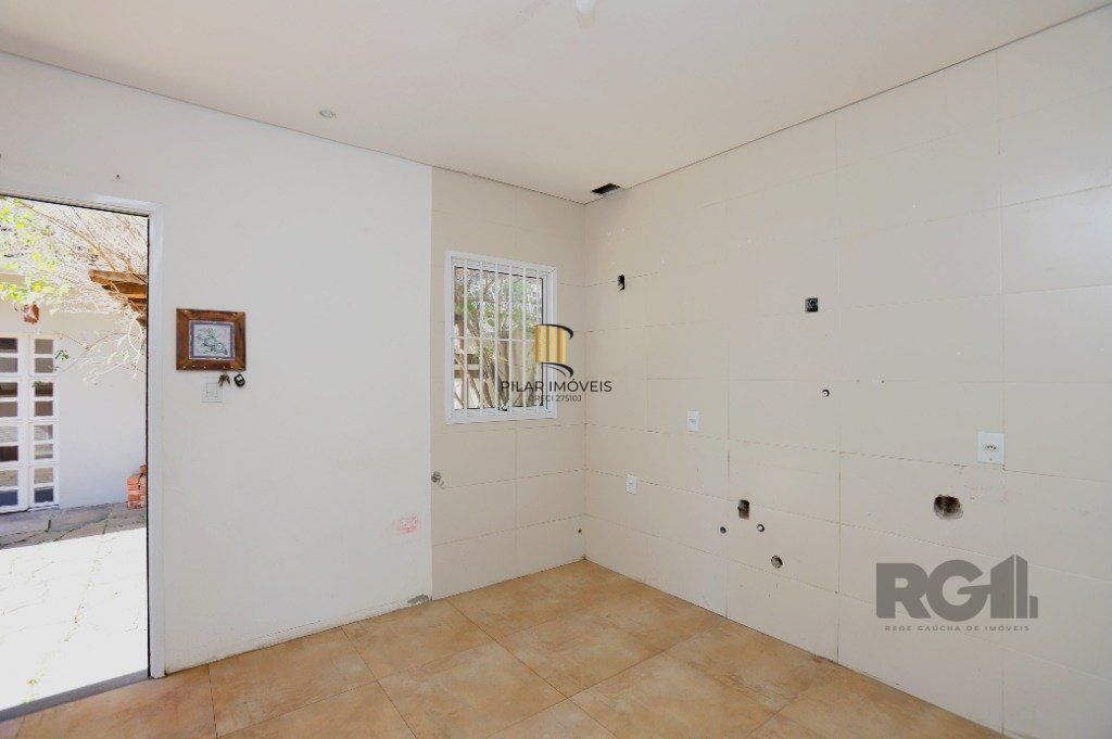 Casa 3 dormitórios no bairro Passo da Areia