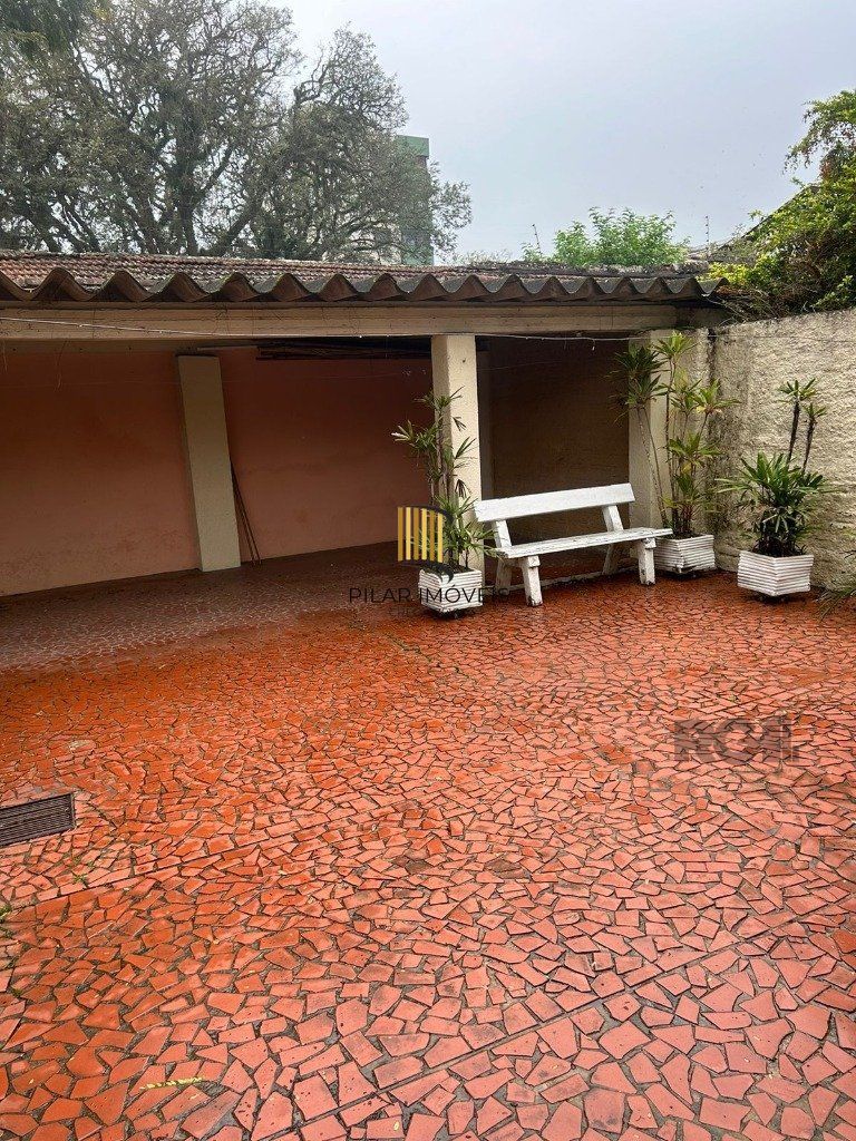 Casa 3 dormitórios no bairro Partenon