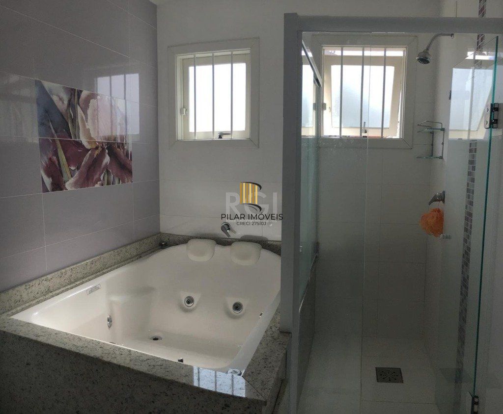 Casa para Venda - 248m², 5 dormitórios, sendo 1 suites, 3 vagas - Sarandi