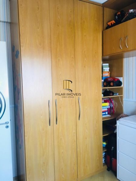 Apartamento com 02 dormitórios, 02 vagas de garagem no Bairro Floresta